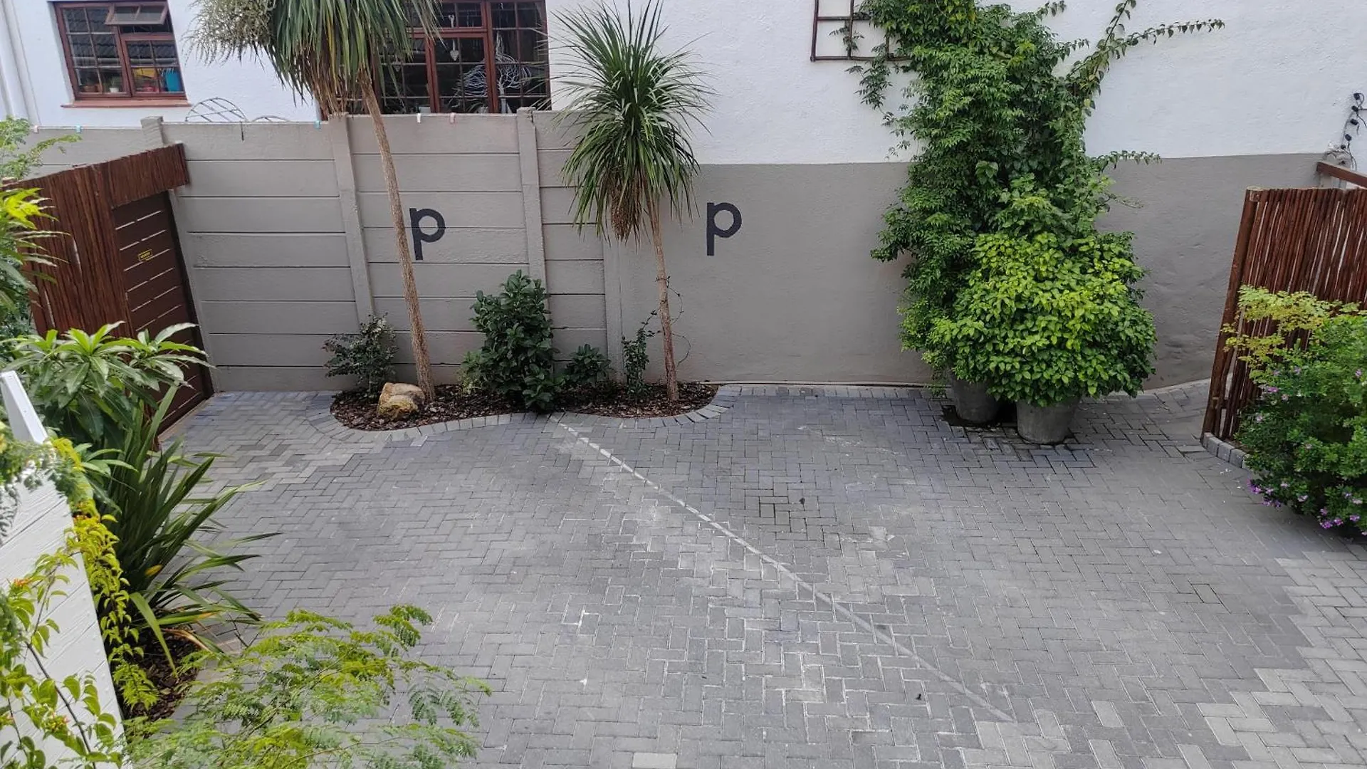 Leafy Retreat Kenridge Apartment Durbanville